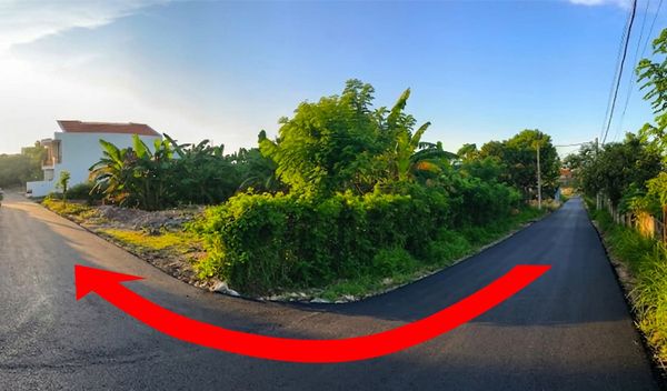 Eksterior AVILITA House dengan area parkir motor dan mobil di Kutuh, Kuta Selatan
